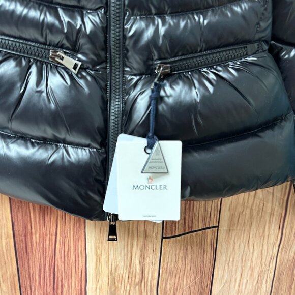 Moncler women's down jacket - Picture 4 of 7